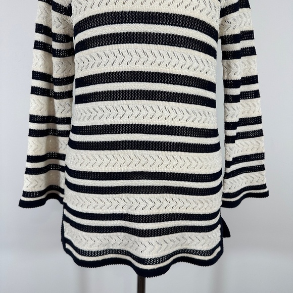 VTG St John Open Knit Sweater Top White Blue Crochet Women's Sz P - Picture 5 of 16